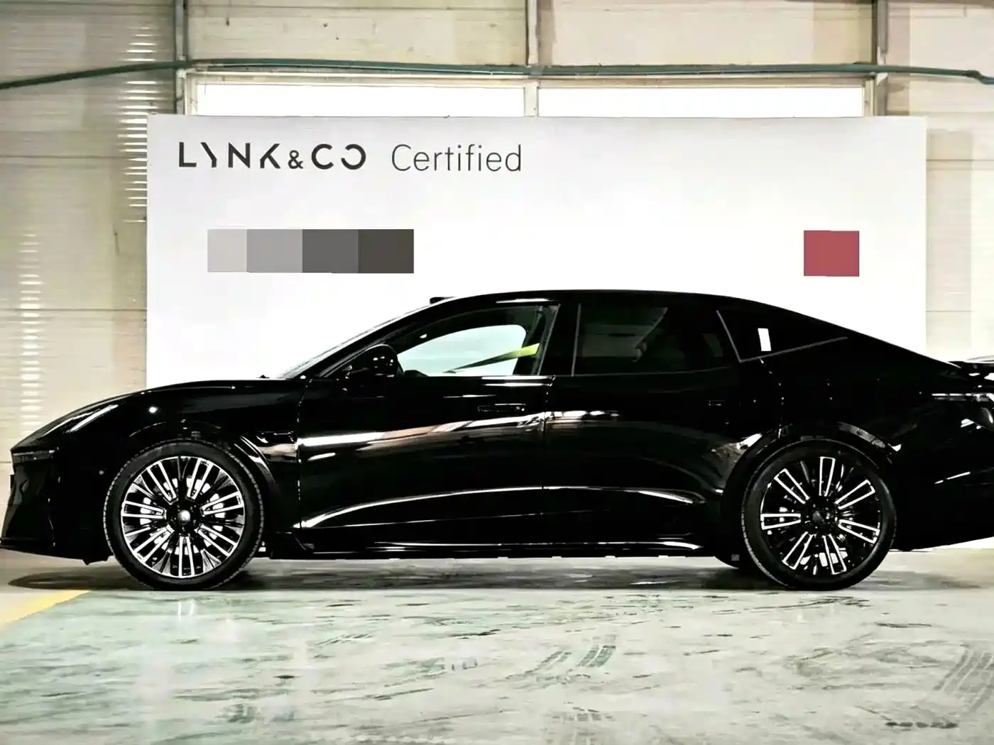Lynk & Co 10 EM-P 2026 2025 240km Base