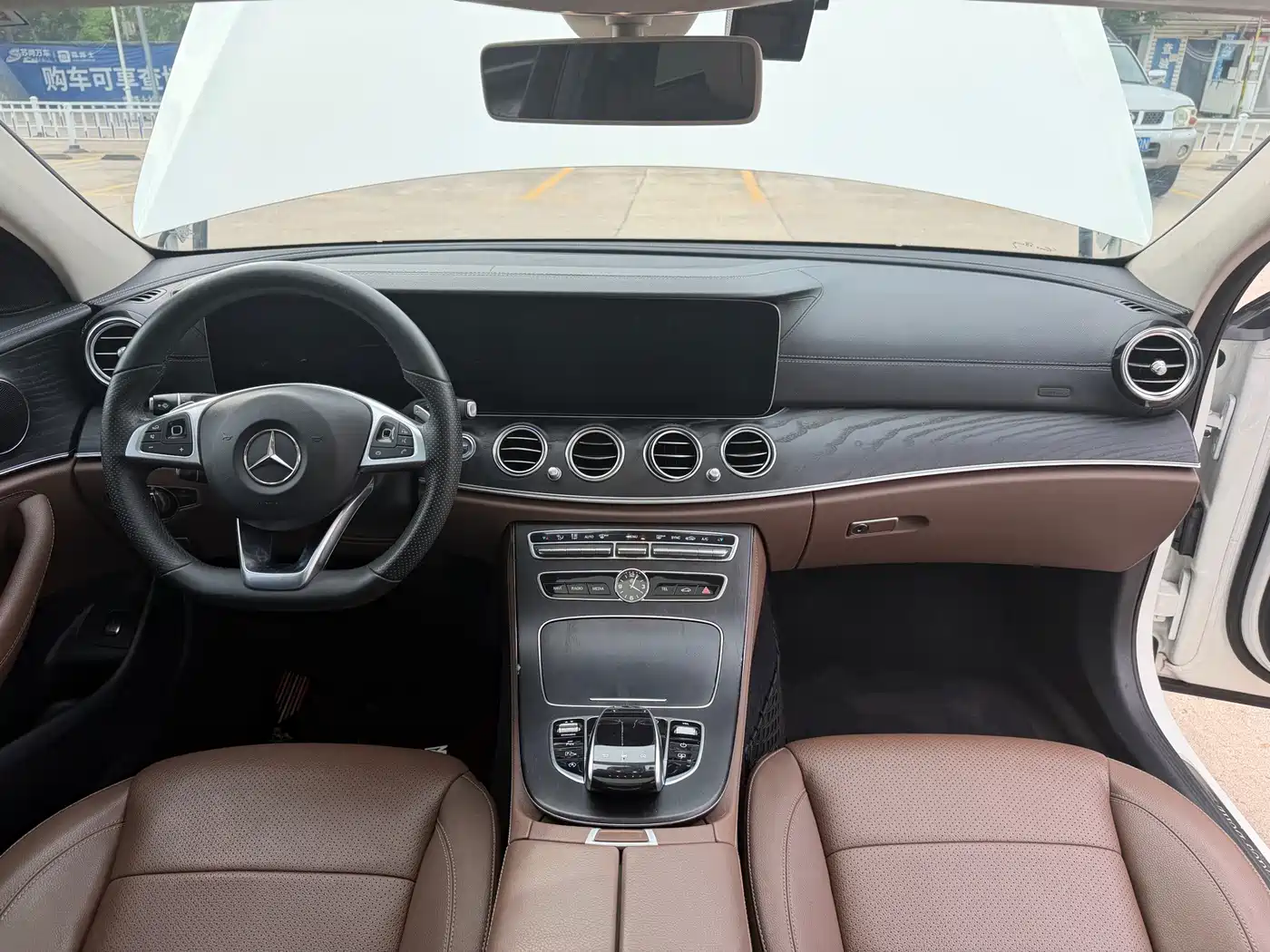 Photo 7 - Mercedes-Benz E-Class