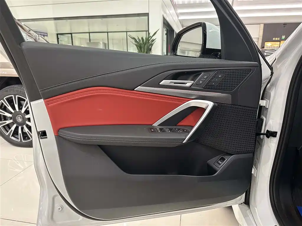 BMW X1 2023 sDrive25Li M Sport Package фото 6
