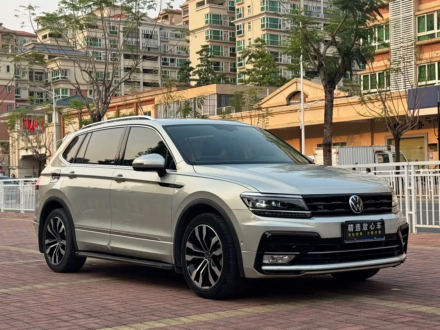 Volkswagen Tiguan L 2021 380TSI Automatic 4WD R-Line Premium 7-seater фото 3