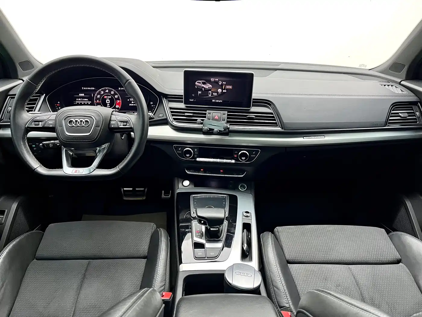 Audi Q5L 2020 Facelift 40 TFSI Honor Fashion фото 8