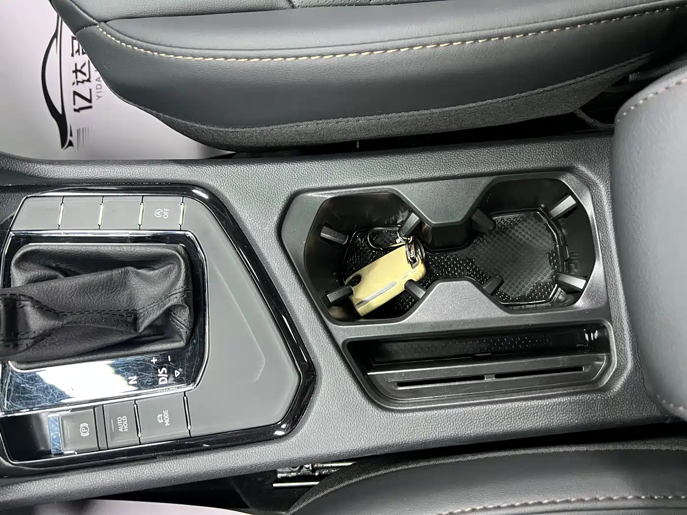 Volkswagen Tharu 2022 280TSI FWD Luxury Edition фото 15