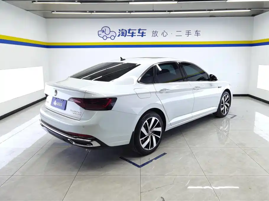 Volkswagen Sagitar 2023 300TSI DSG Excellence Edition фото 3