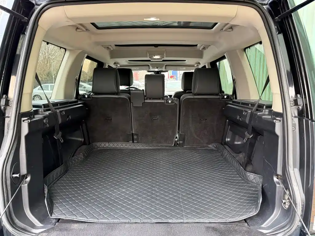 Land Rover Discovery 2016 3.0 SC V6 HSE фото 12