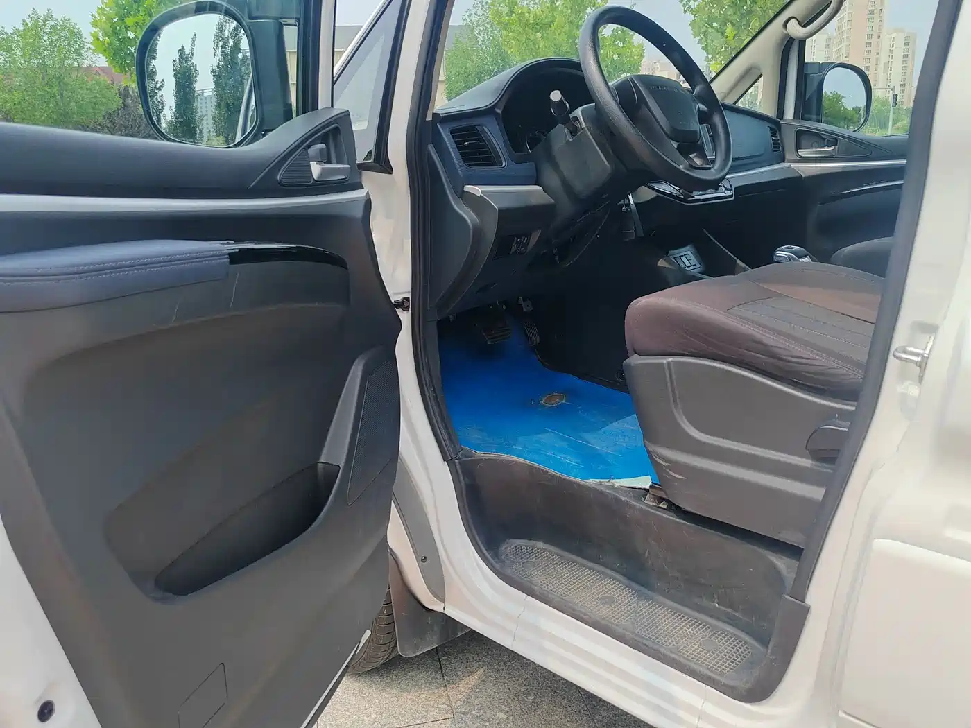 Dongfeng Fengxing Lingzhi New Energy 2025 2025 Model 410km Standard Edition Basic 7-seater