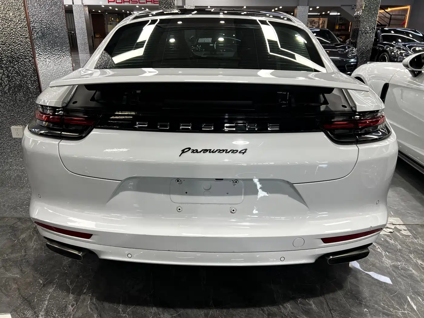 Porsche Panamera 2019 Panamera 4 Executive Long Wheelbase 2.9T фото 20