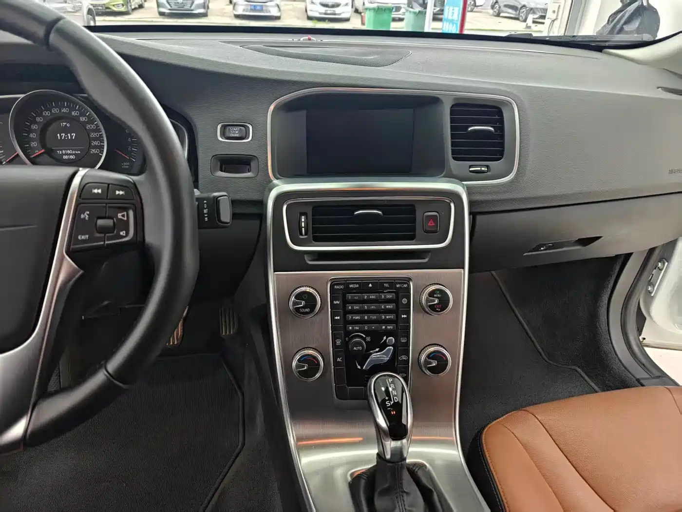 Фото 8 - Volvo S60