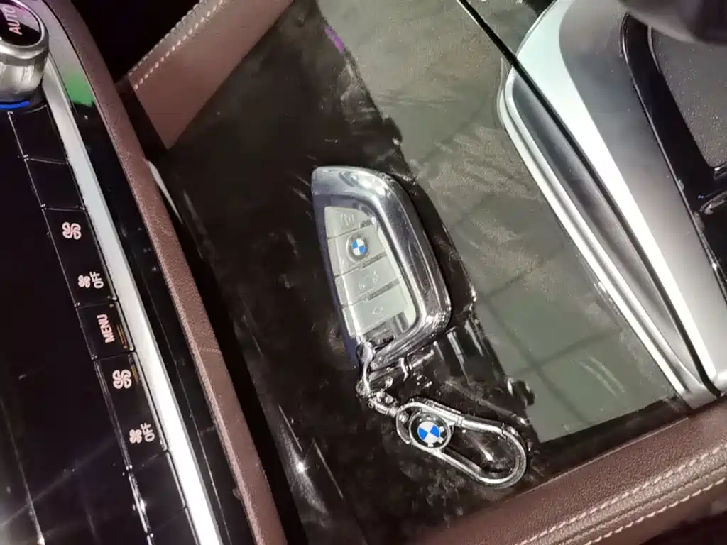 BMW 5 Series 2019 525Li M Sport Package фото 9