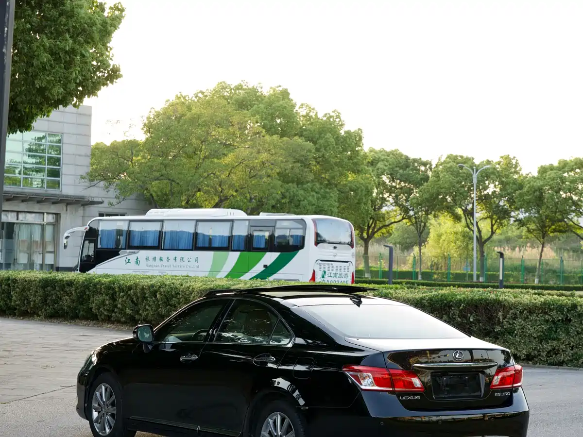 Lexus ES 2010 350 Luxury Edition фото 8