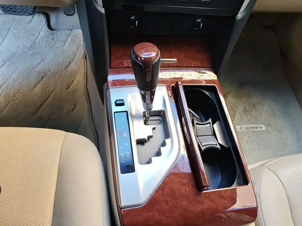 Toyota Camry 2012 2.5G Luxury Edition фото 15