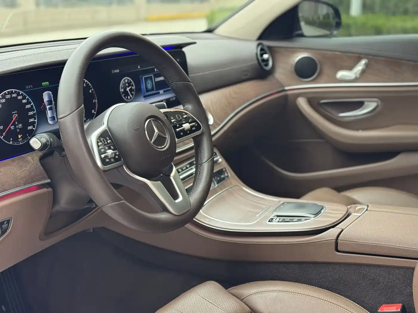 Mercedes-Benz E-Class 2019 E 260 L фото 5