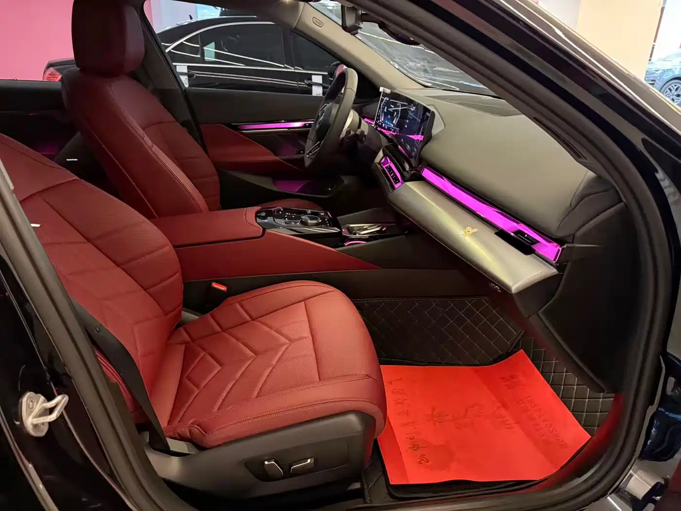 BMW 5 Series 2024 530Li Leading M Sport Package фото 12