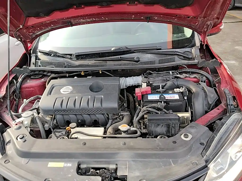 صورة 20 - Nissan Tiida