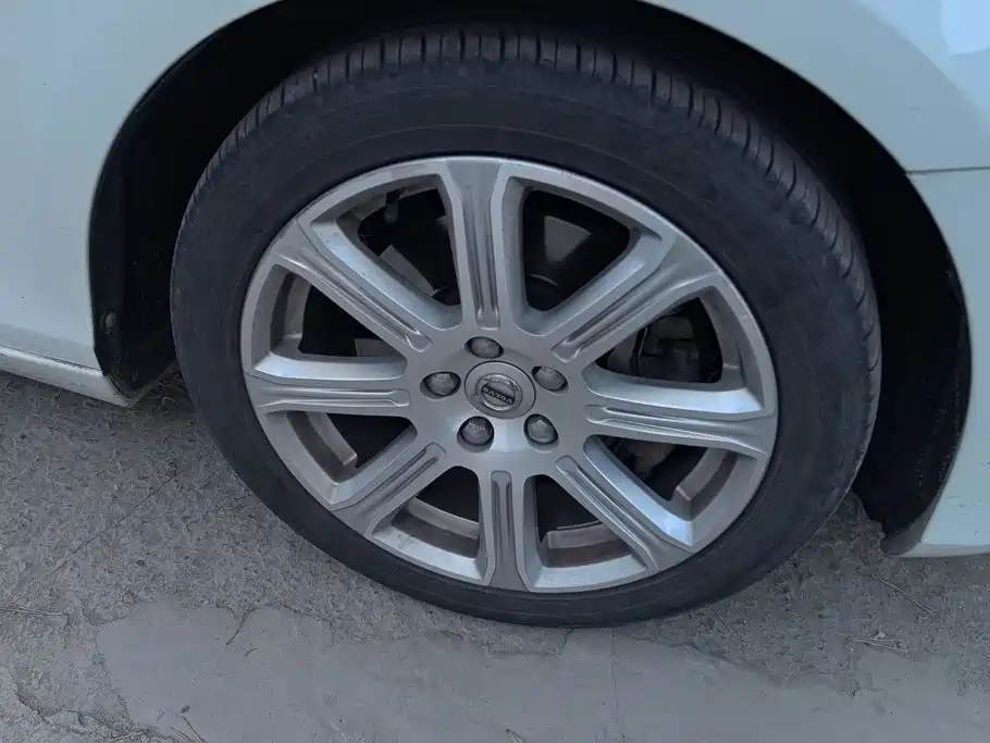Volvo V40 2017 2016 T3 Elegance Edition