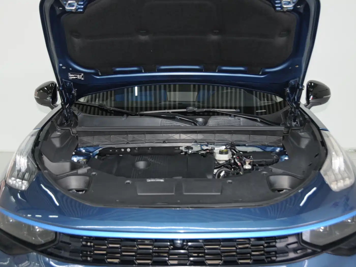 Lynk & Co 01 2021 2.0TD 2WD Shine Pro фото 6