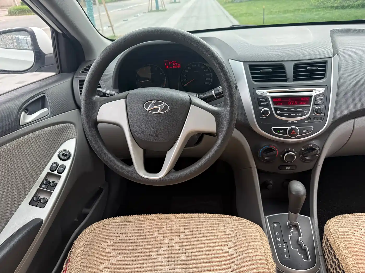 Hyundai Verna 2010 Sedan 1.4L Automatic Comfort GS фото 8