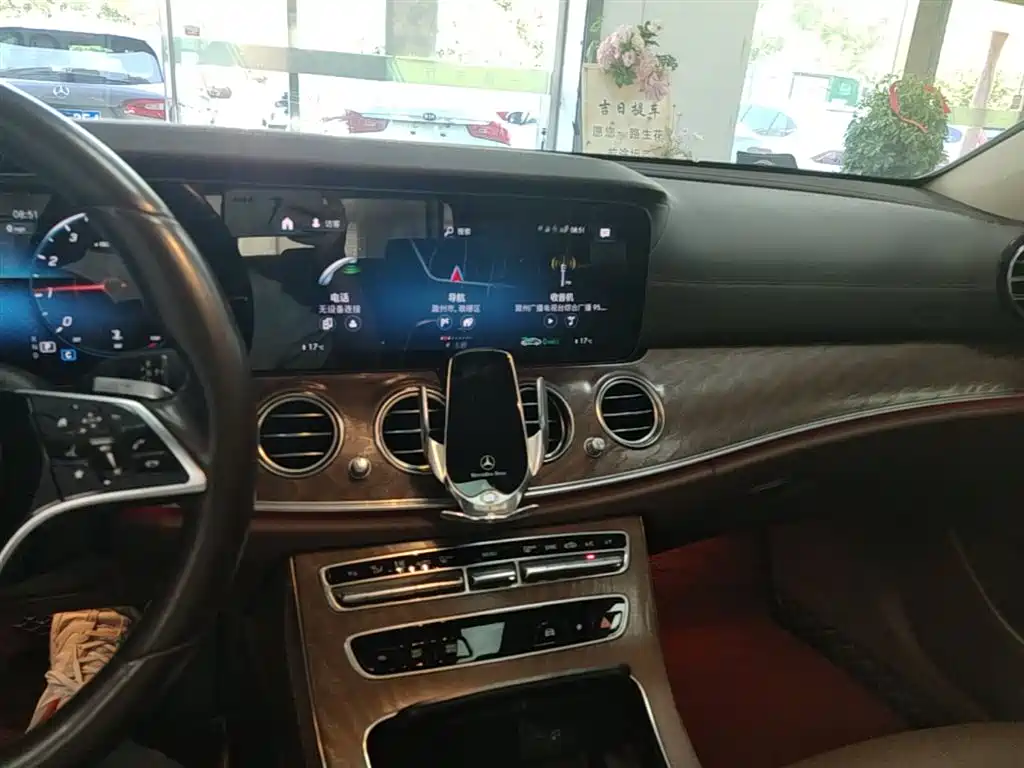 MERCEDES-BENZ E-CLASS