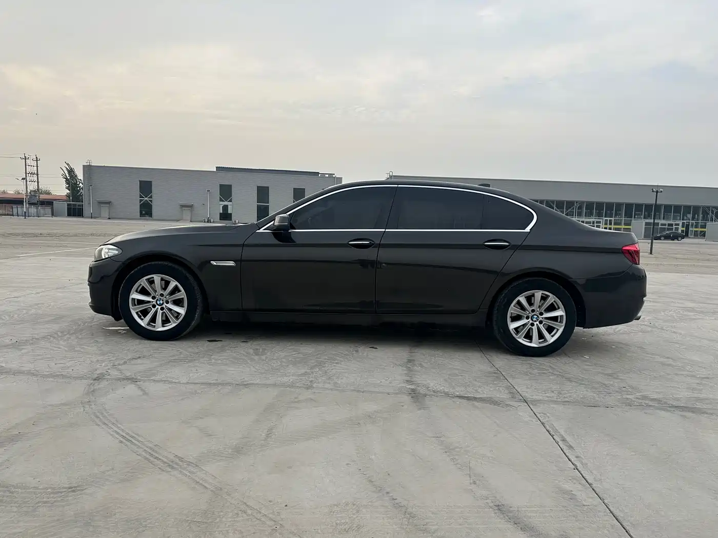 BMW 5 Series 2017 520Li Classic Edition фото 16