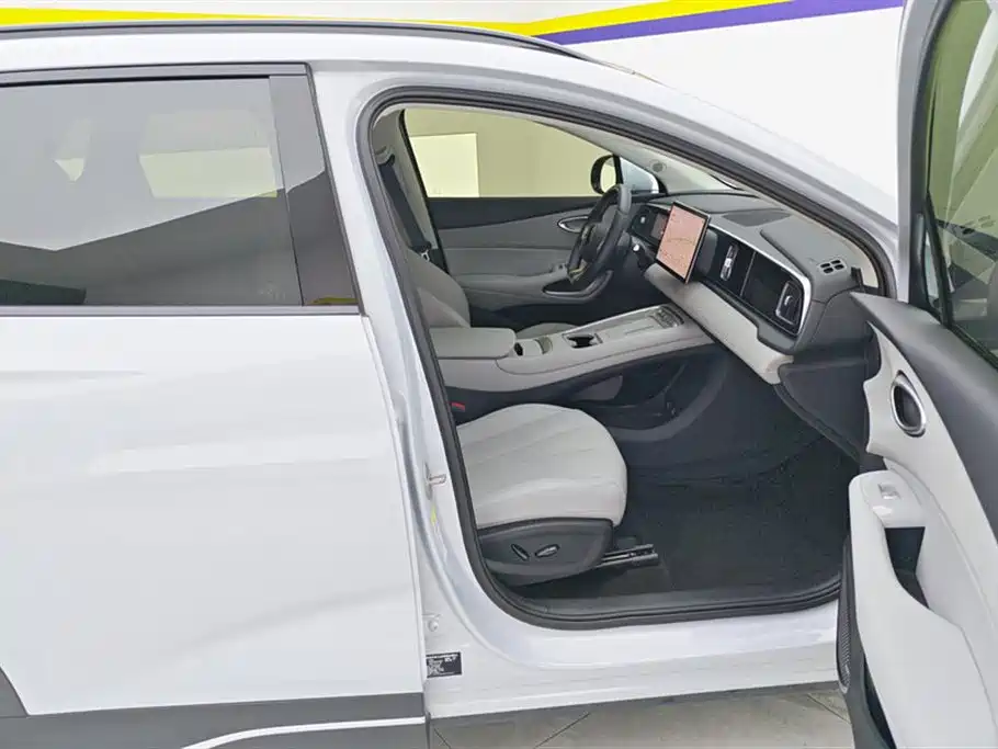 BYD Hai Shi 05 EV 2025 520KM Smart Navigation Edition фото 8