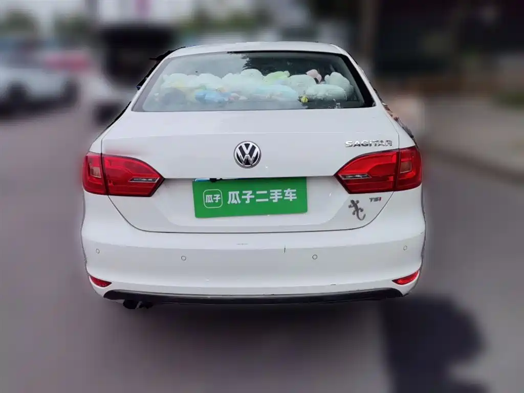 Volkswagen Sagitar 2014 Facelift 1.4TSI Manual Luxury фото 5