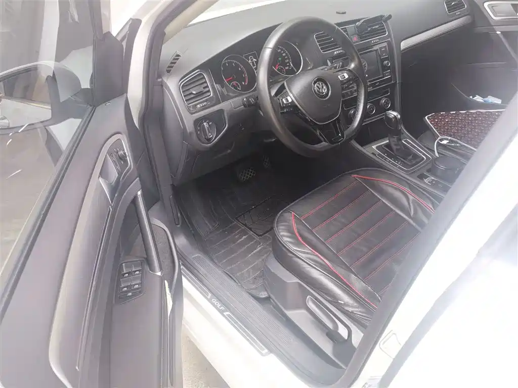 Volkswagen Golf 2018 230TSI Automatic Comfort фото 17
