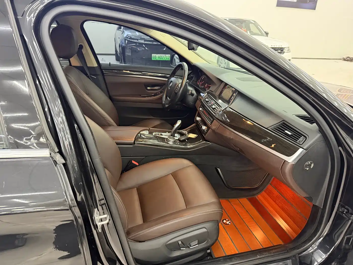 BMW 5 Series 2014 525Li Luxury Design Package фото 7