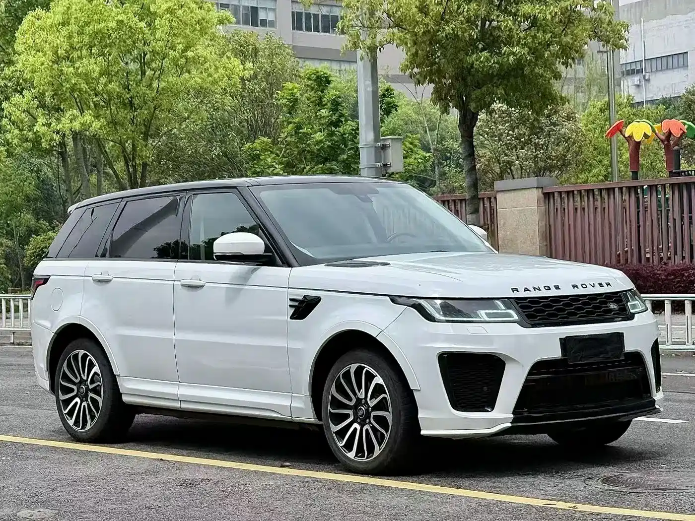 Land Rover Range Rover Sport 2016 3.0 SDV6 HSE фото 3
