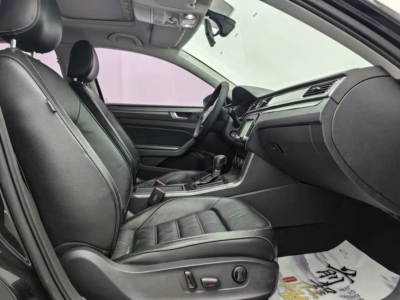 Фото 8 - Volkswagen Passat