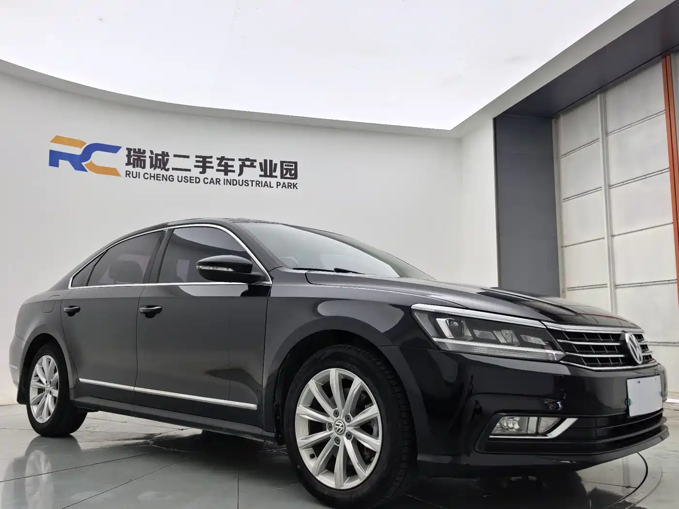 Фото 3 - Volkswagen Passat