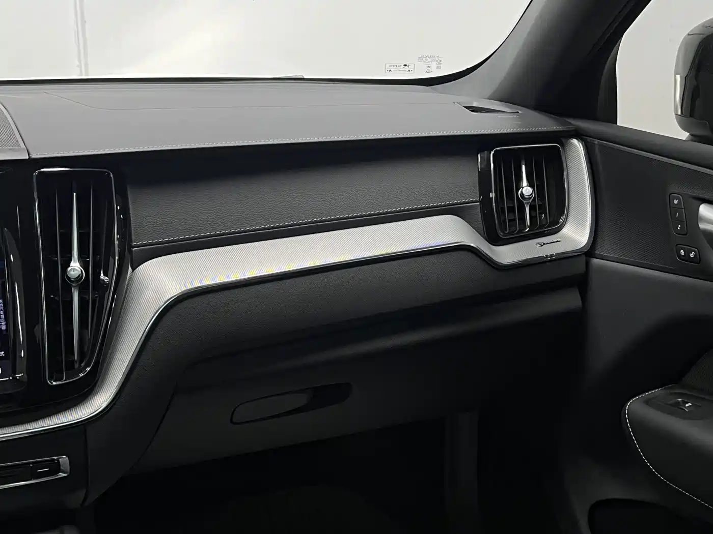 Фото 22 - Volvo XC60