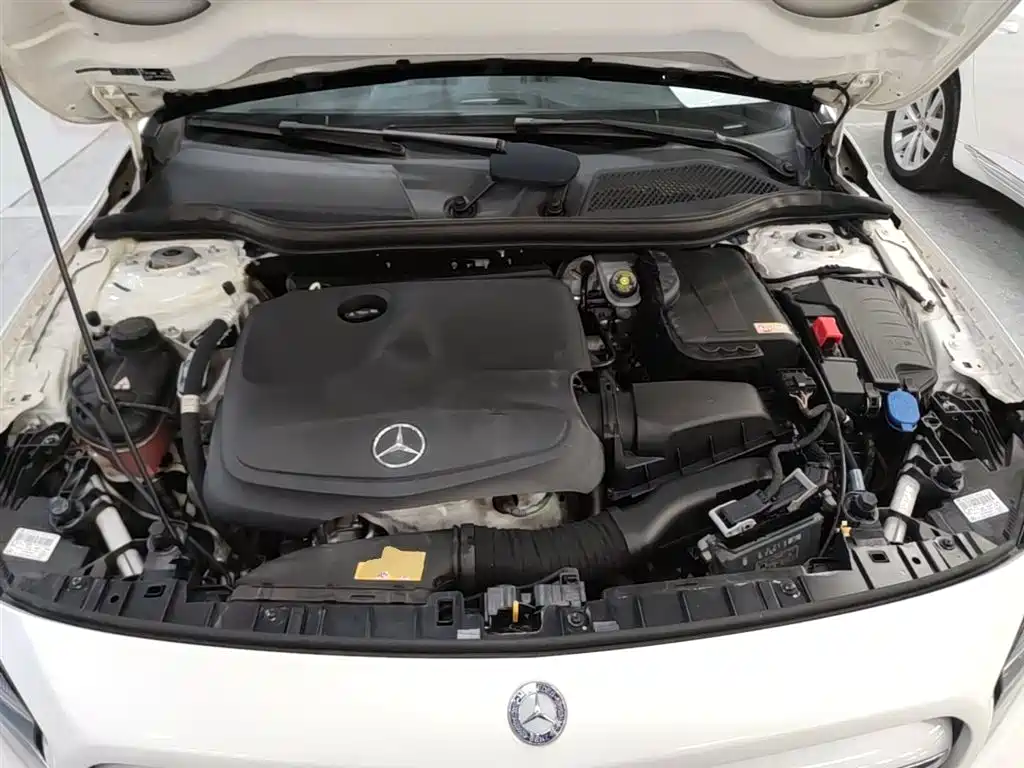 Mercedes-Benz GLA 2015 GLA 200 Dynamic фото 20