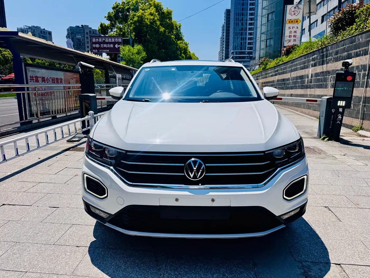 VOLKSWAGEN T ROC EXPLORING SONGS