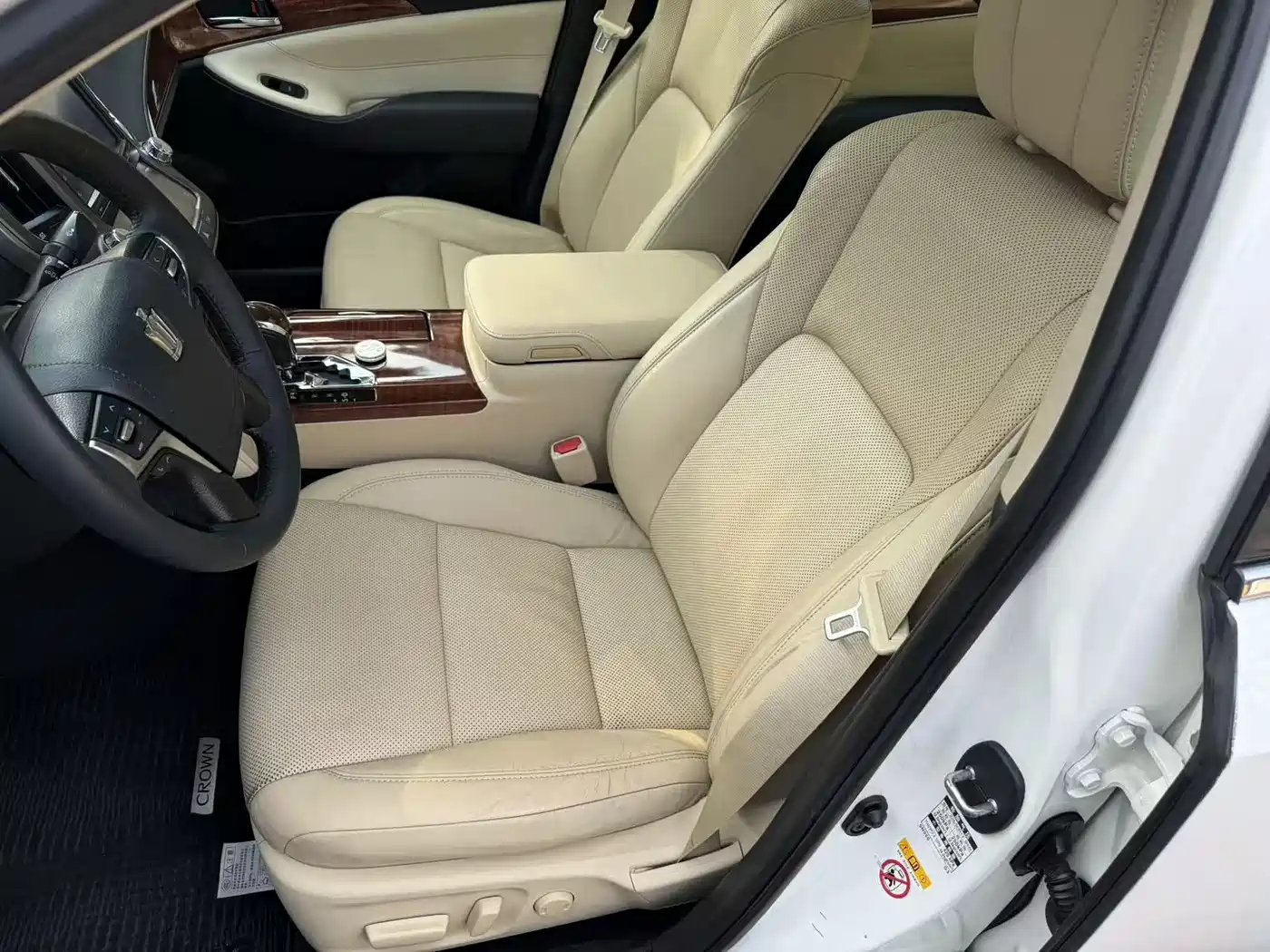 Toyota Crown 2015 2.0T Fashion фото 10