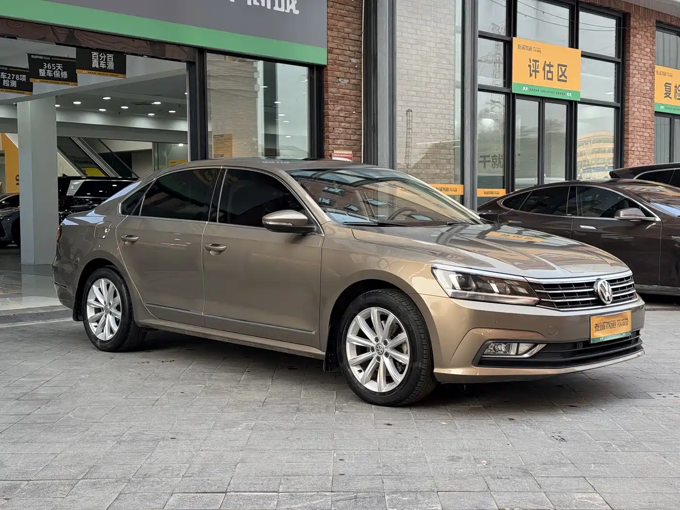 Volkswagen Passat 2017 330TSI DSG Prestige фото 3