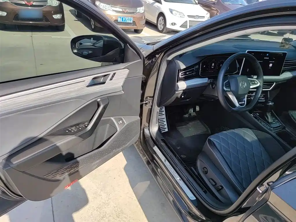 Volkswagen Sagitar 2023 300TSI DSG Excellence Edition фото 16