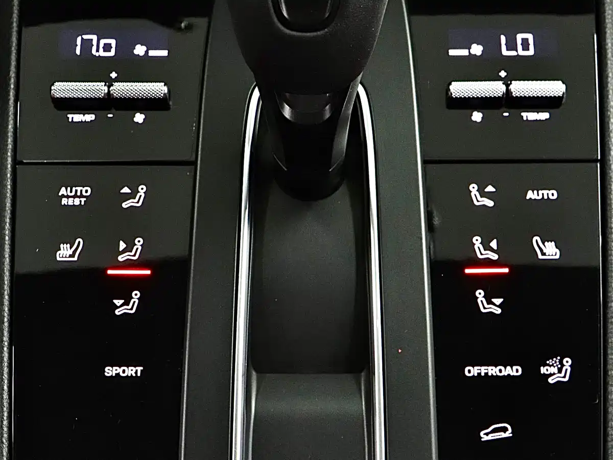 Porsche Macan 2022 Macan 2.0T фото 21