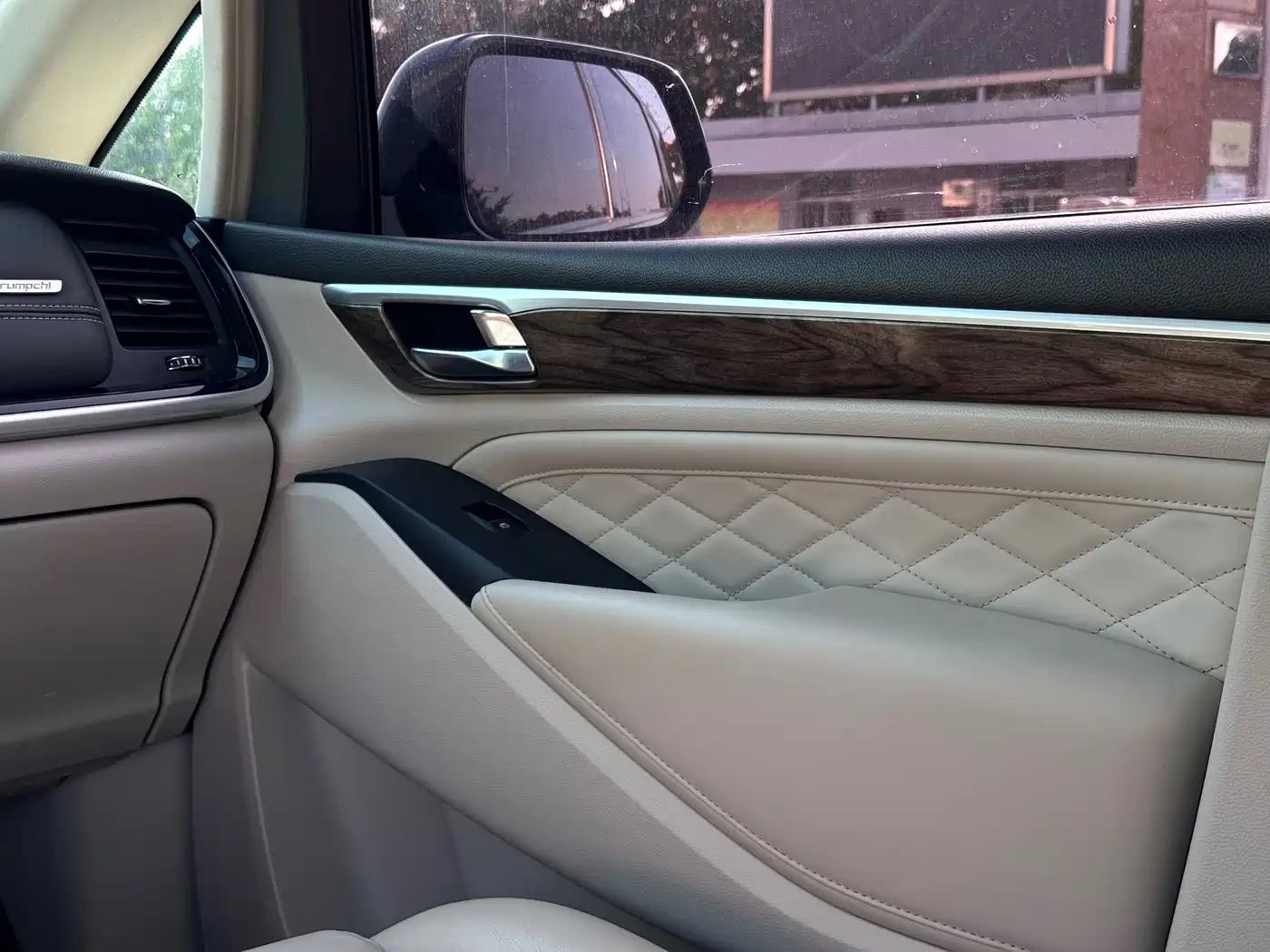 GAC Trumpchi Trumpchi M8 2018 320T Exclusive Edition фото 15