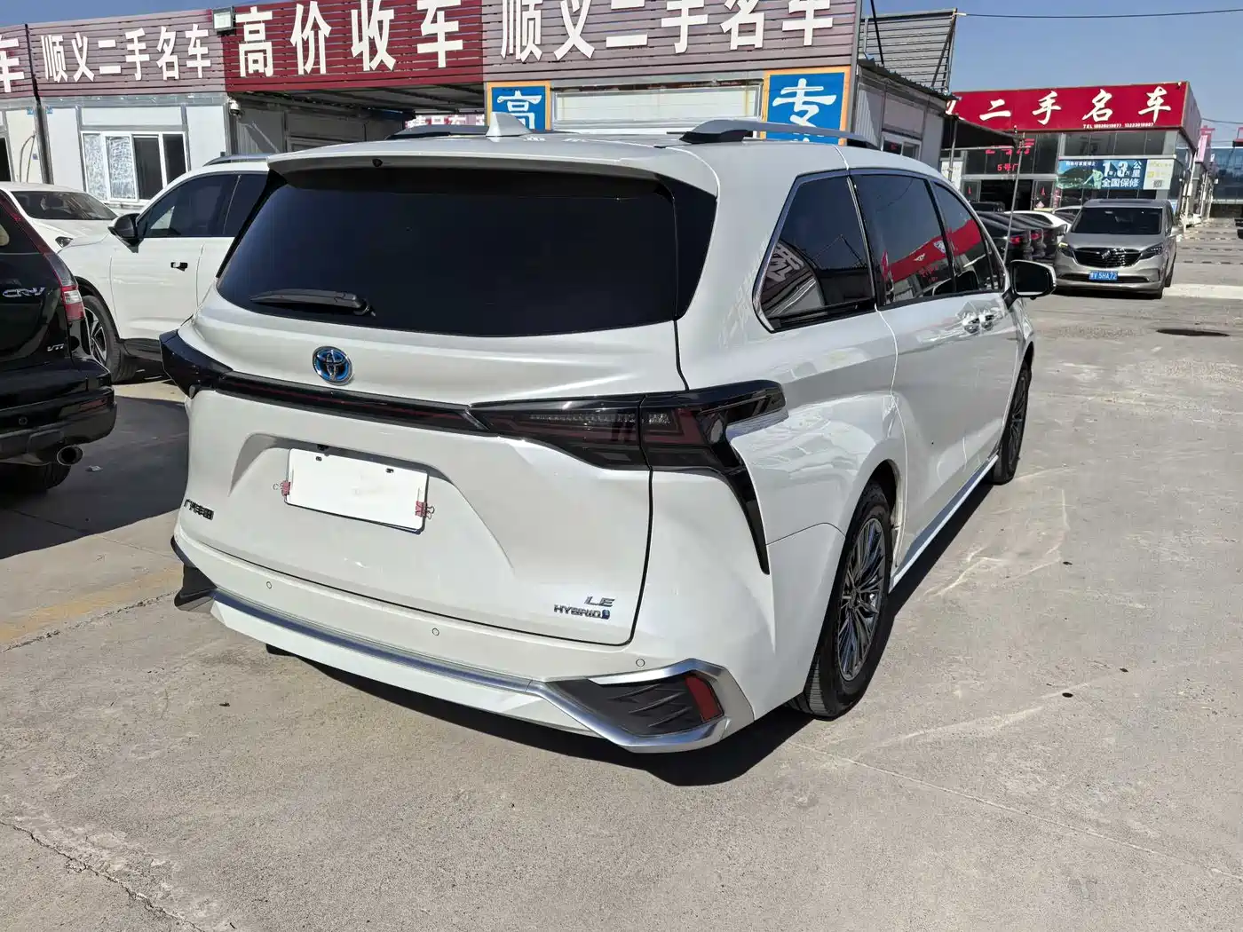 Toyota Sienna 2023 2.5L Hybrid Comfort Edition фото 4