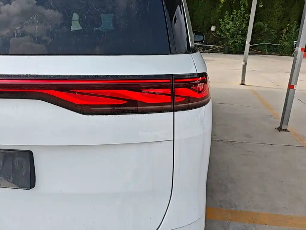 BYD Xia 2025 2025 DM-i 1.5T 180km Surpass Edition