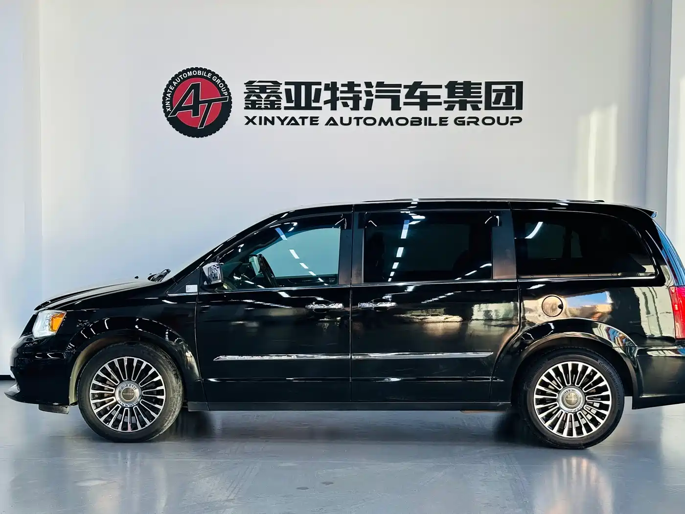 Chrysler Grand Voyager (Import) 2014 2013 3.6L Luxury Edition