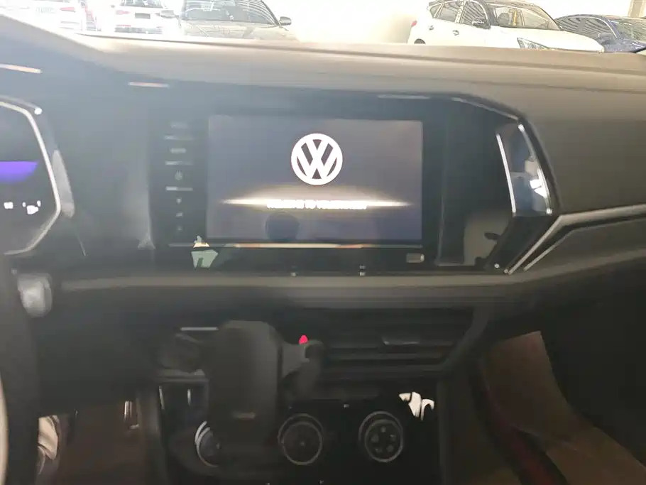 Volkswagen Sagitar 2021 280TSI DSG 30th Anniversary Edition фото 13