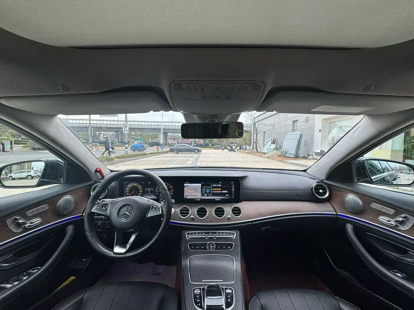 Mercedes-Benz E-Class 2017 Model E 320 L 4MATIC фото 5