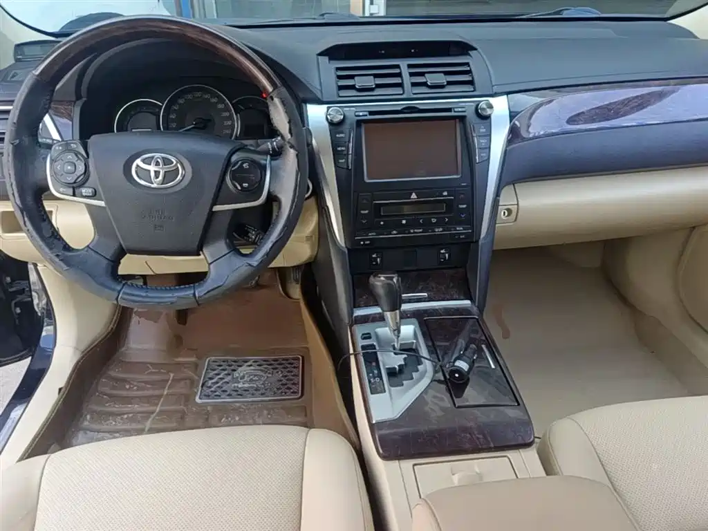 Toyota Camry 2015 2.5G Luxury Navigation Edition фото 10