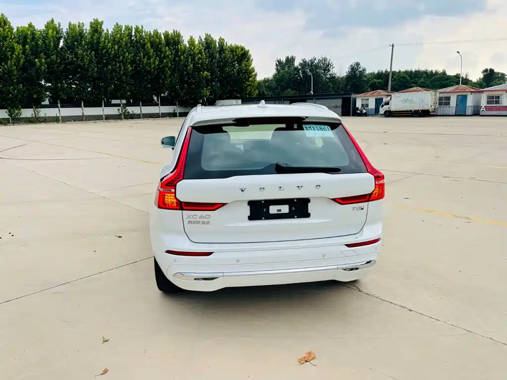 2026 Volvo XC60 Plug-in Hybrid
