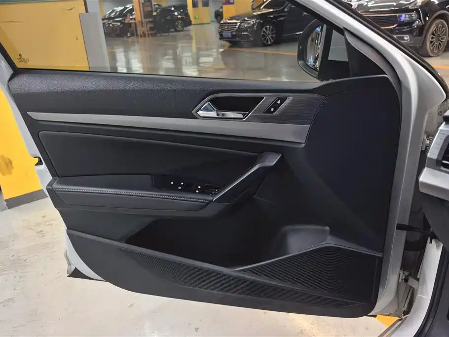 Volkswagen Lavida 2019 1.5L Automatic Comfort Edition China VI фото 7