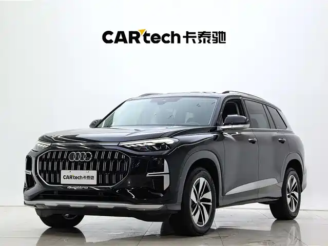 AUDI Q6