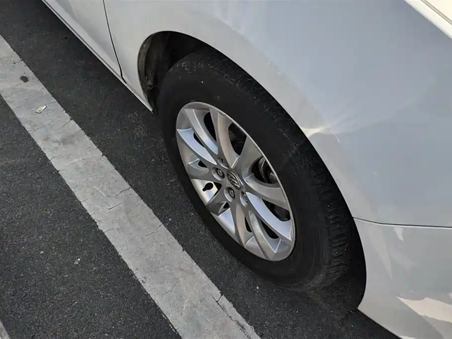 Buick Excelle 2012 XT 1.6L Automatic Fashion Edition фото 6