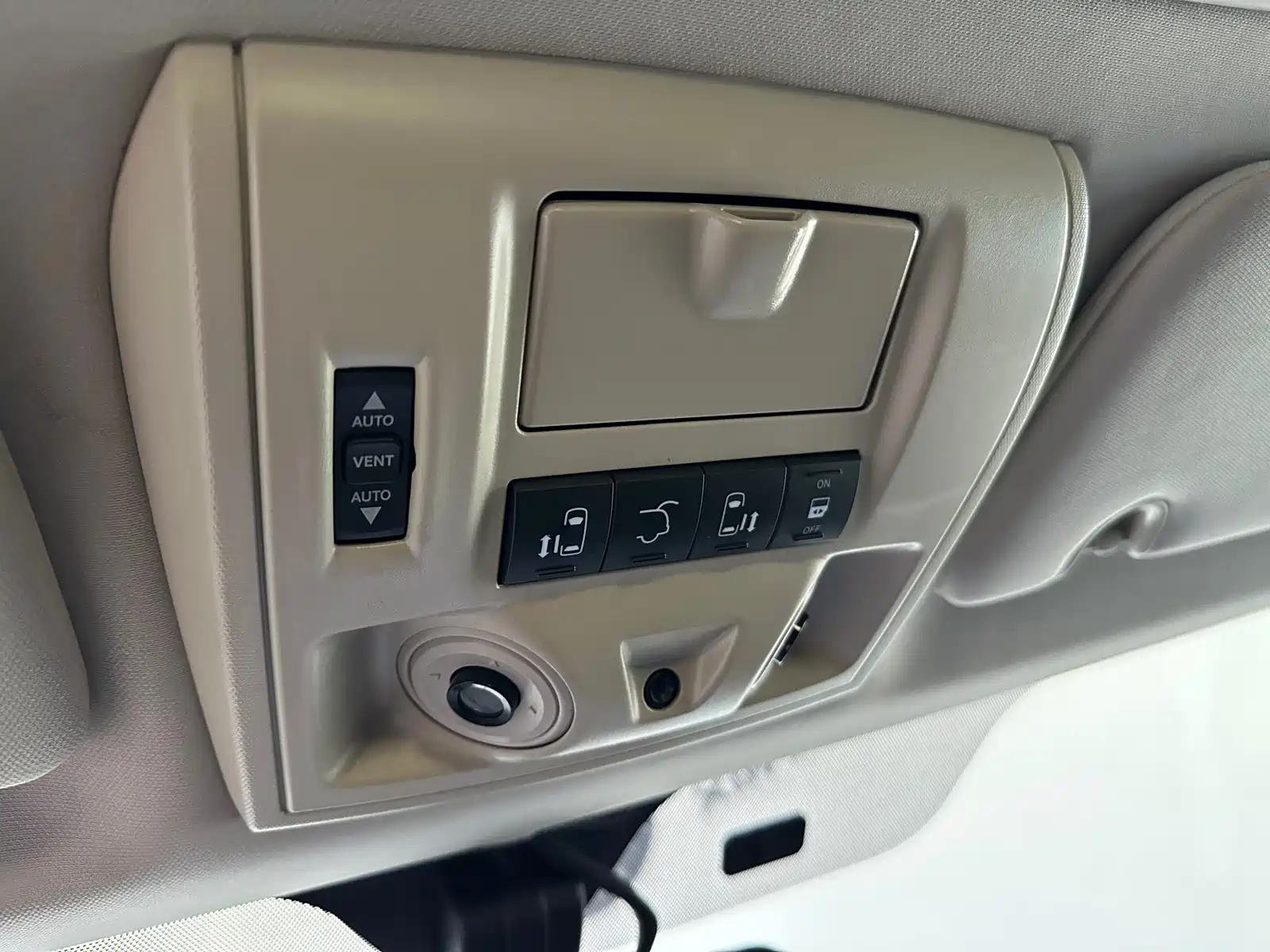 Фото 14 - Chrysler Pacifica