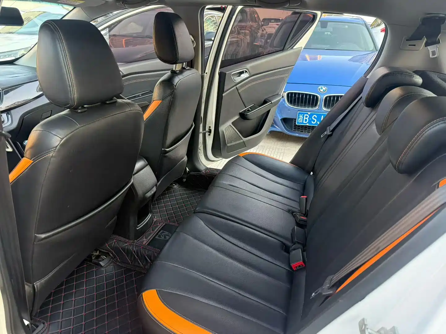 Photo 6 - Baojun 310