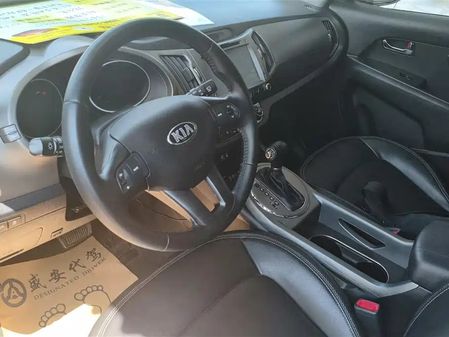 Kia Sportage 2016 2.0L Automatic 2WD GLS фото 12
